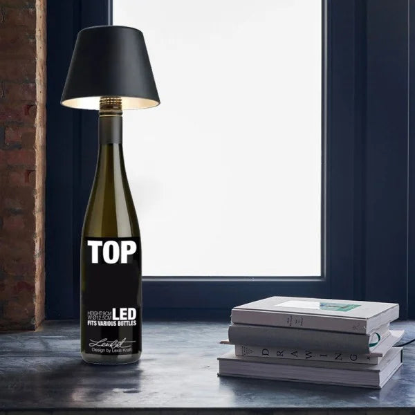 DIY ładowalna lampa stołowa w butelce wina