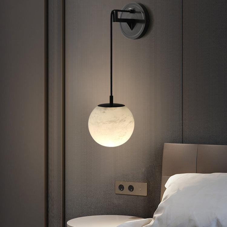 Minimalistyczna lampa ścienna Marbell