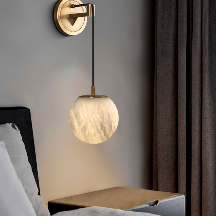 Minimalistyczna lampa ścienna Marbell