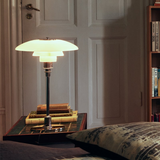 Duńska designerska lampa stołowa