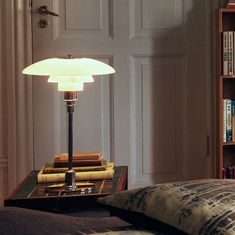 Duńska designerska lampa stołowa