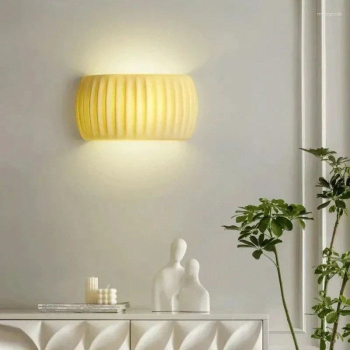Nowoczesny żywiczny kinkiet w stylu Art Deco