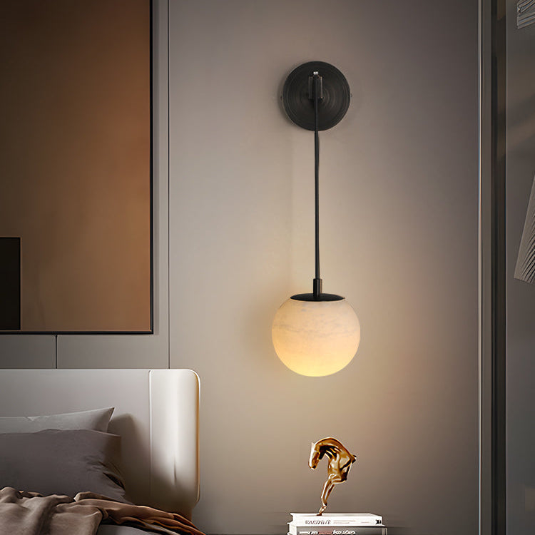 Minimalistyczna lampa ścienna Marbell